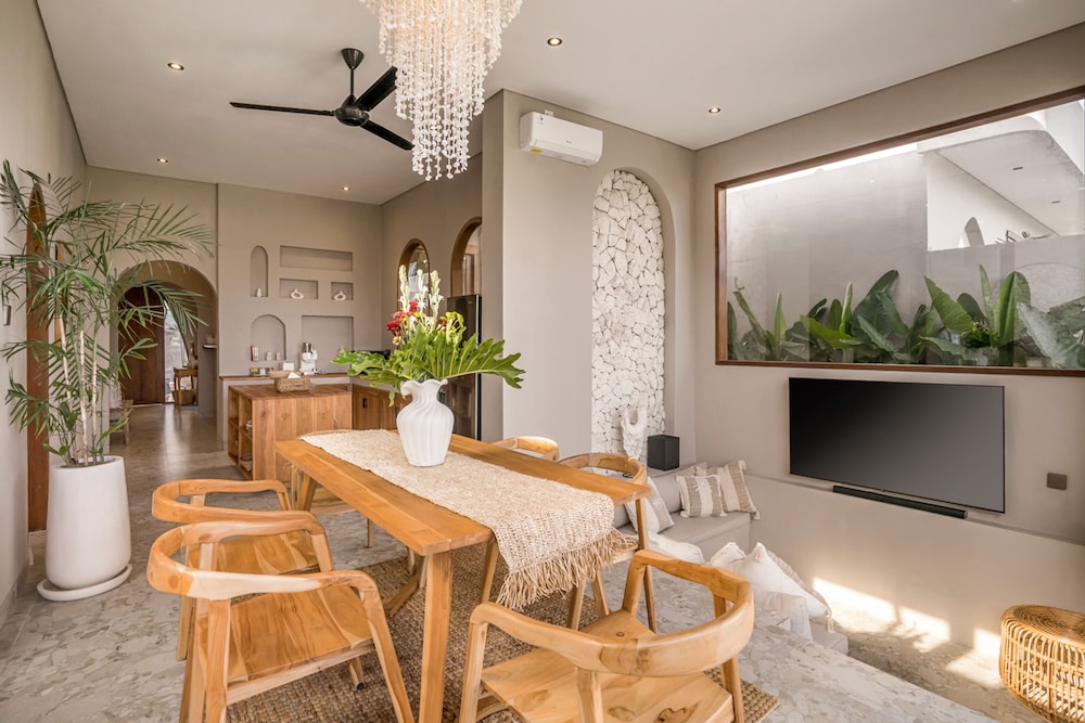 Villa Bayu by Alfred in Bali - Cozy 2BR Villa w Stunning Ricefield View