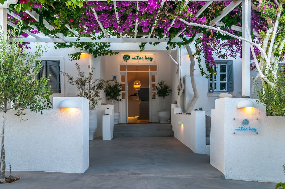 Milos Bay Suites