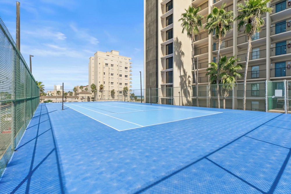 3BR Condo - 10th Floor w/ Amazing View & Amenities