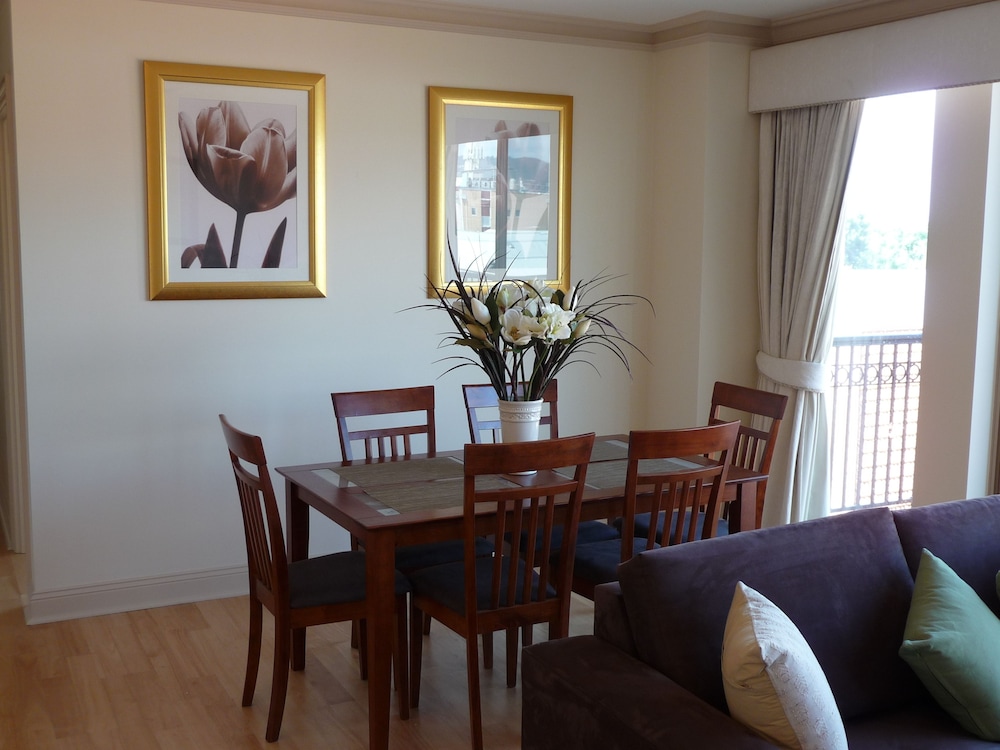 City Escape 3BD in Adelaides East End 5