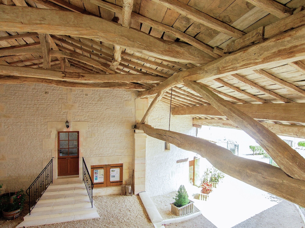 Luxury Apartment With Terrace, Sauna, Tennis, Pool view 2