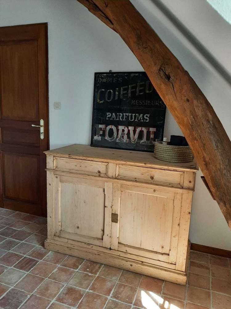 AU PIED DU LAVOIR