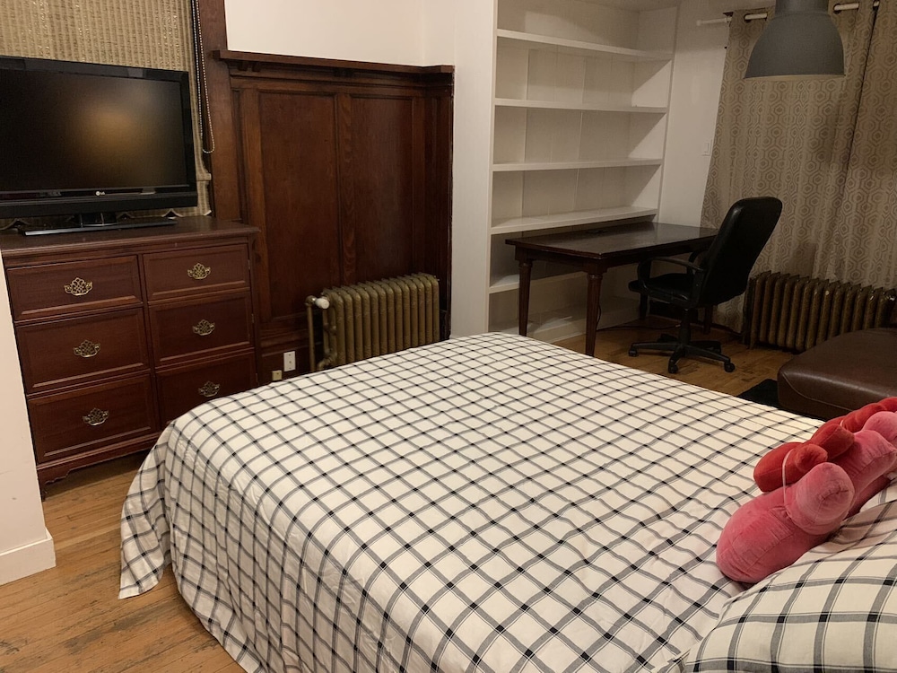 vancouver guest house - Image 5