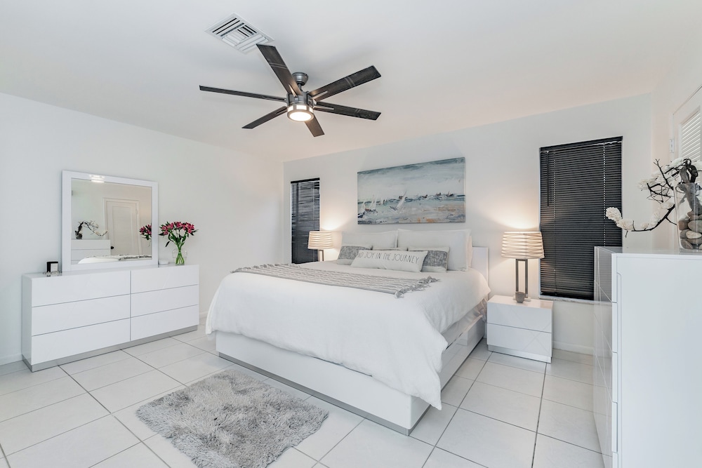 Fox Island Heated Spa - Downtown & Beach
