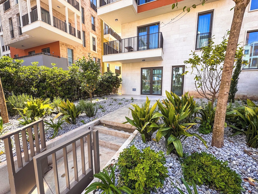 Qumi Porto Suites