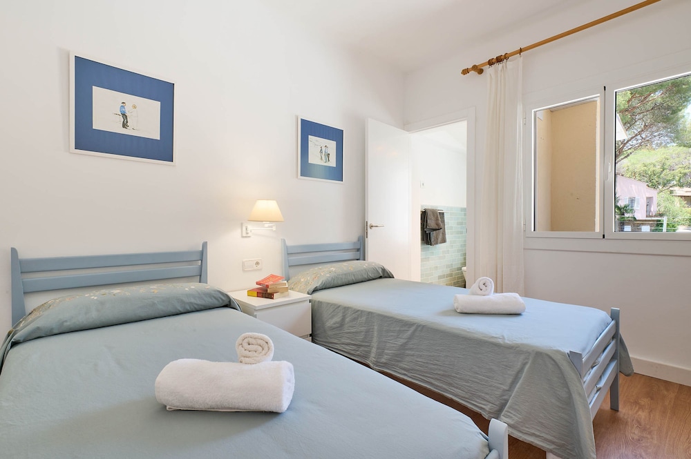 Llevant in Llafranc With 3 Bedrooms and 2 Bathrooms