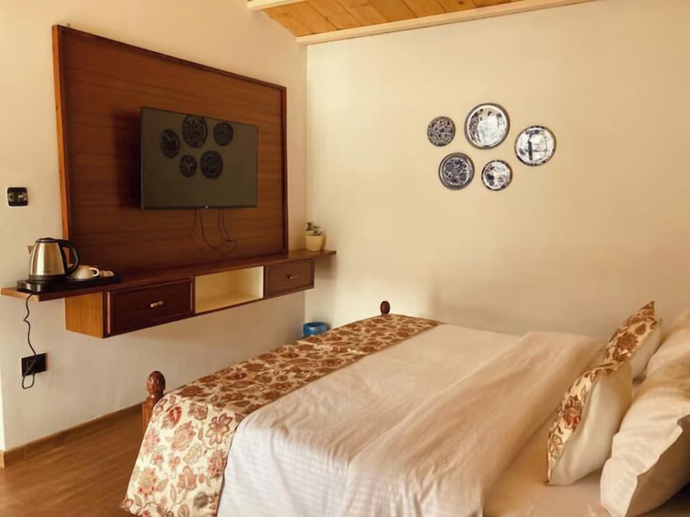 NAINA LODGE