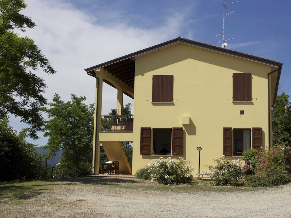 Rural Retreat in Sassoleone view 3