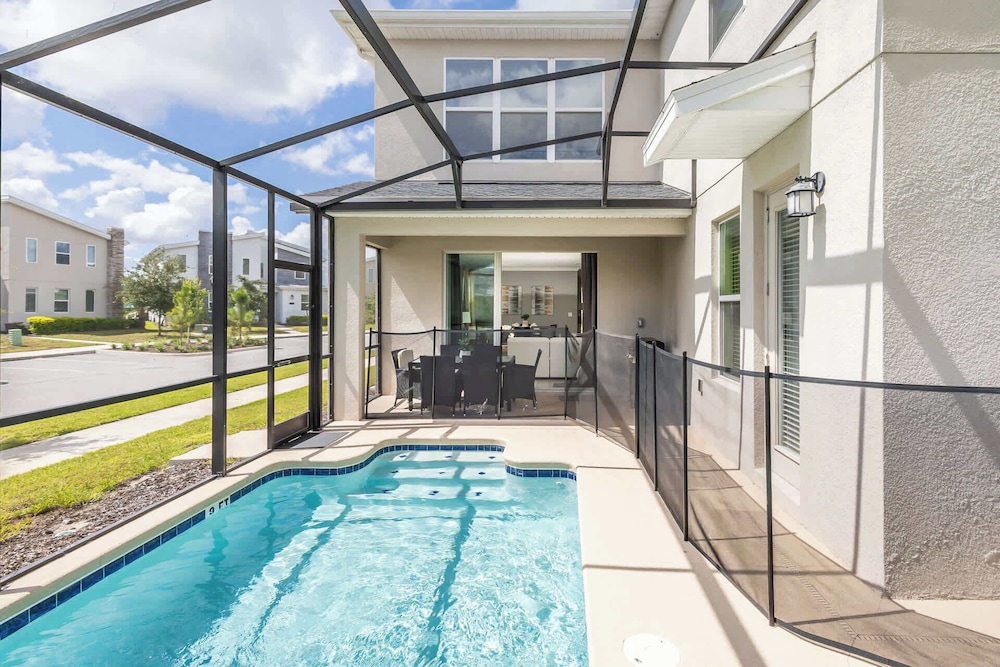 Storeybook Escape Sleeps 11!