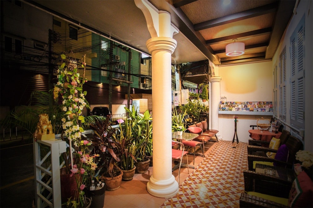 Patong Sino House