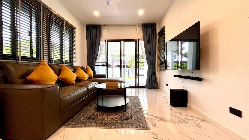 Khaolak Pool Villa With 3 Bedrooms