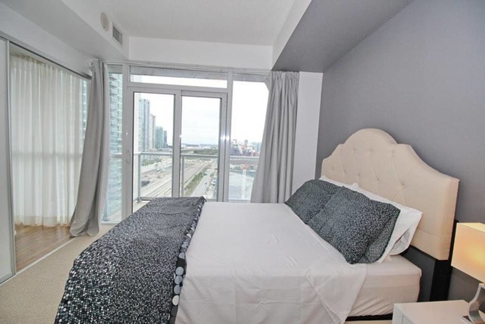 Executive 2 Bedroom Condo Across CN Tower - Image 4