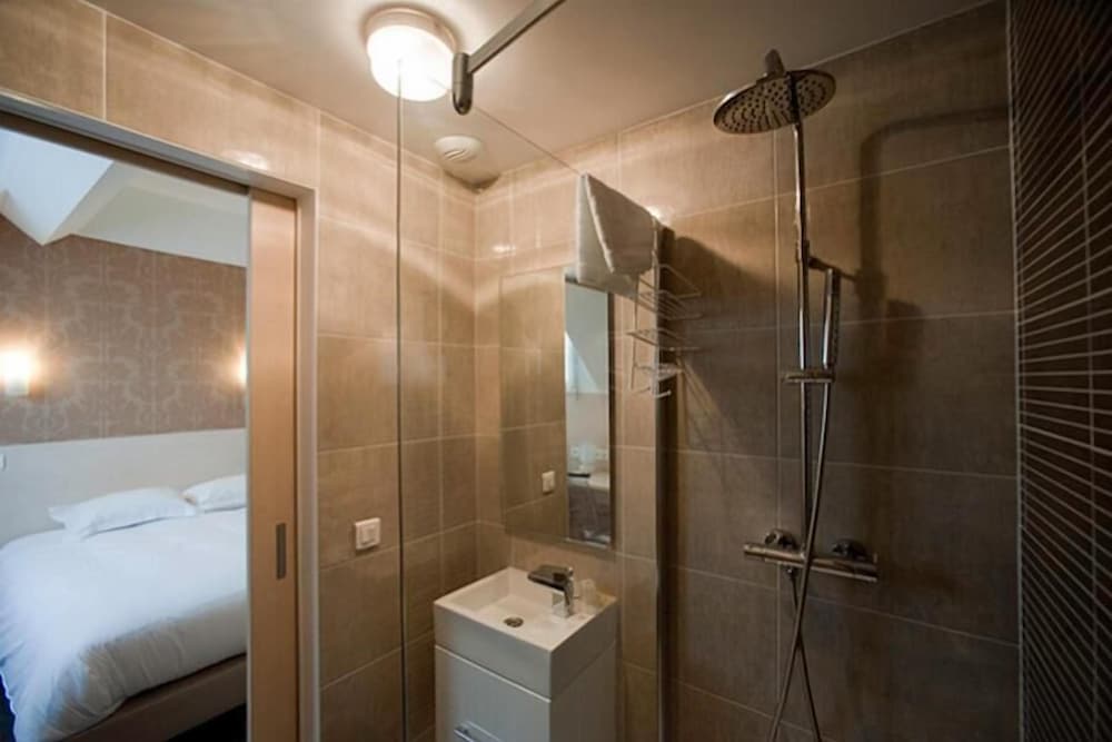 Logis Hotel Le Chene Dore - Property Image 4