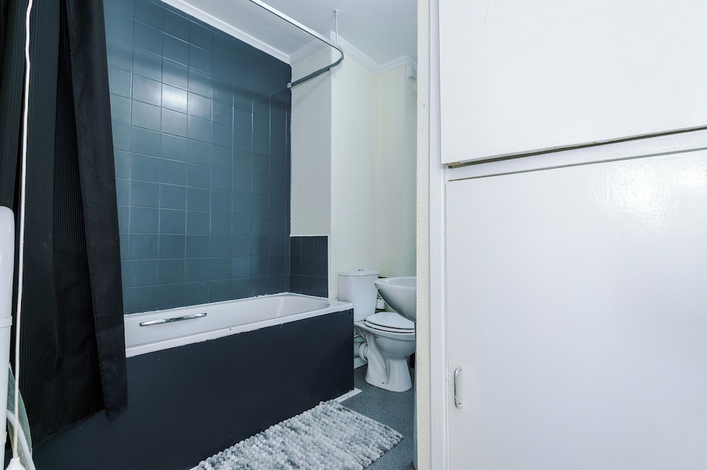 Modern 1 Bed - Close to City Centre
