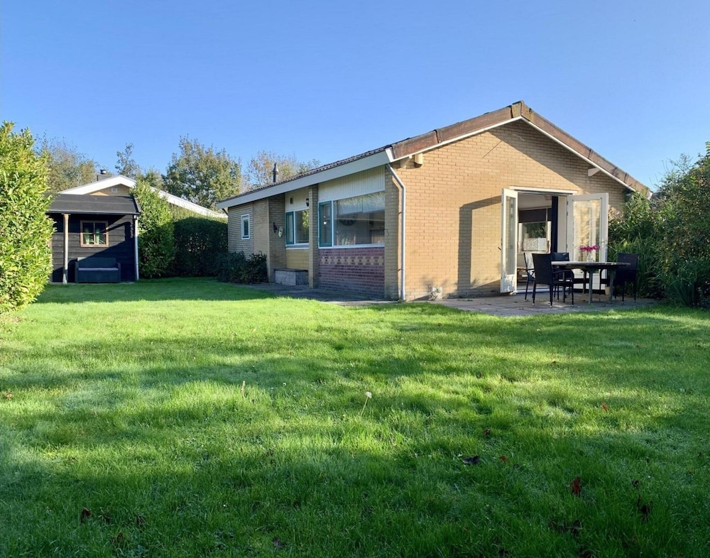 Renovated Bungalow With Garden