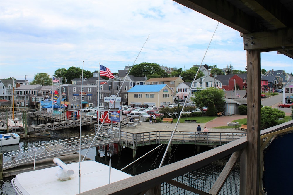 Fishermans Wharf Inn