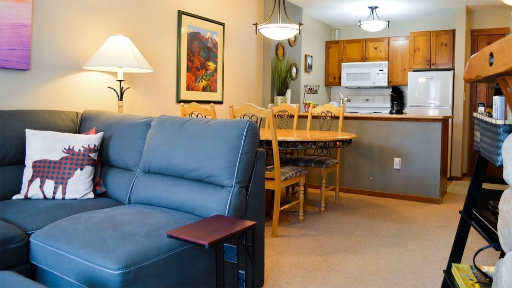 Fireside Lodge #215 by Bear Country view 5