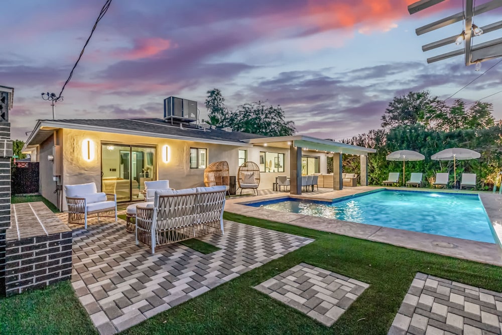 NEW The Kensington Custom Pool Al-fresco Living