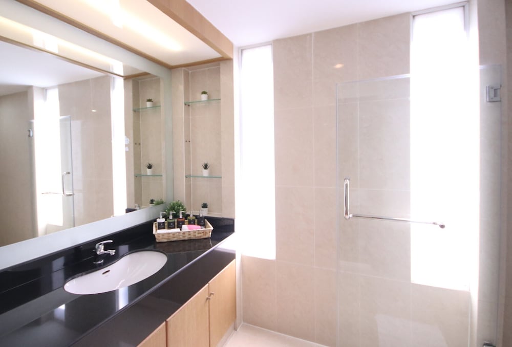 JJ Suites - Your Home on 11