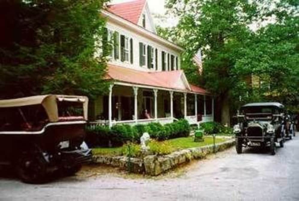Edgeworth Inn view 2