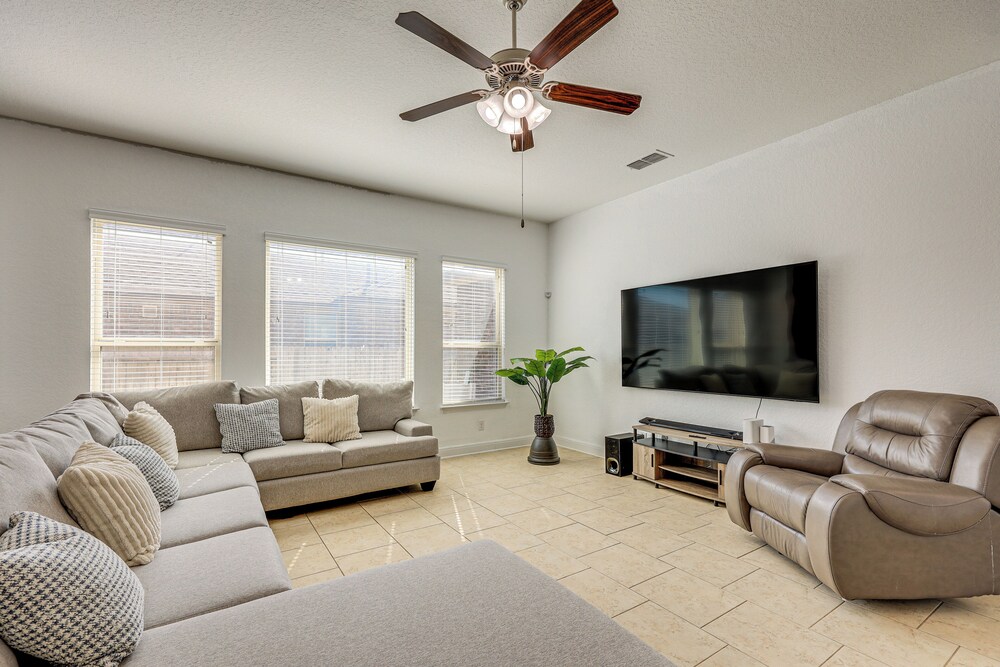 Pool Access & Fenced Yard: Modern San Antonio Gem