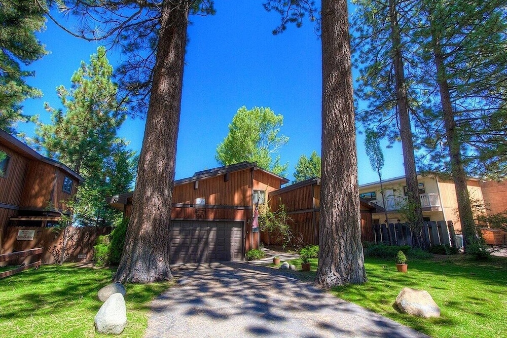 Cyh1281- Tahoe Acres 5 Bedroom Home