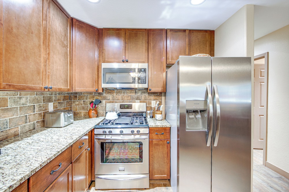 Walk to Ski Shuttle: Dtwn Frisco Gem w/ Fireplace!