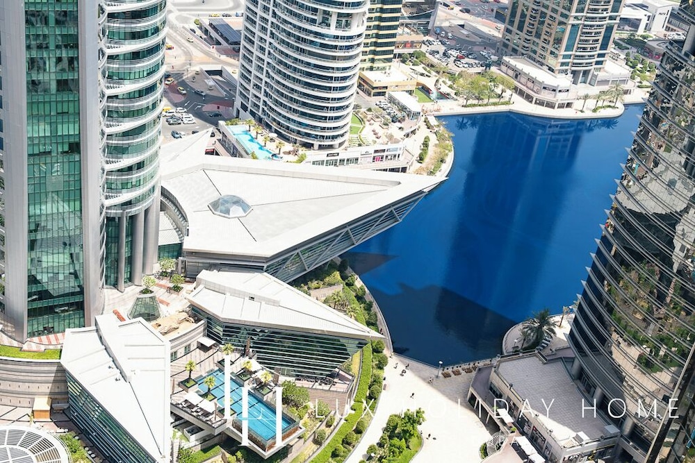 LUX The Bonnington JLT Suite