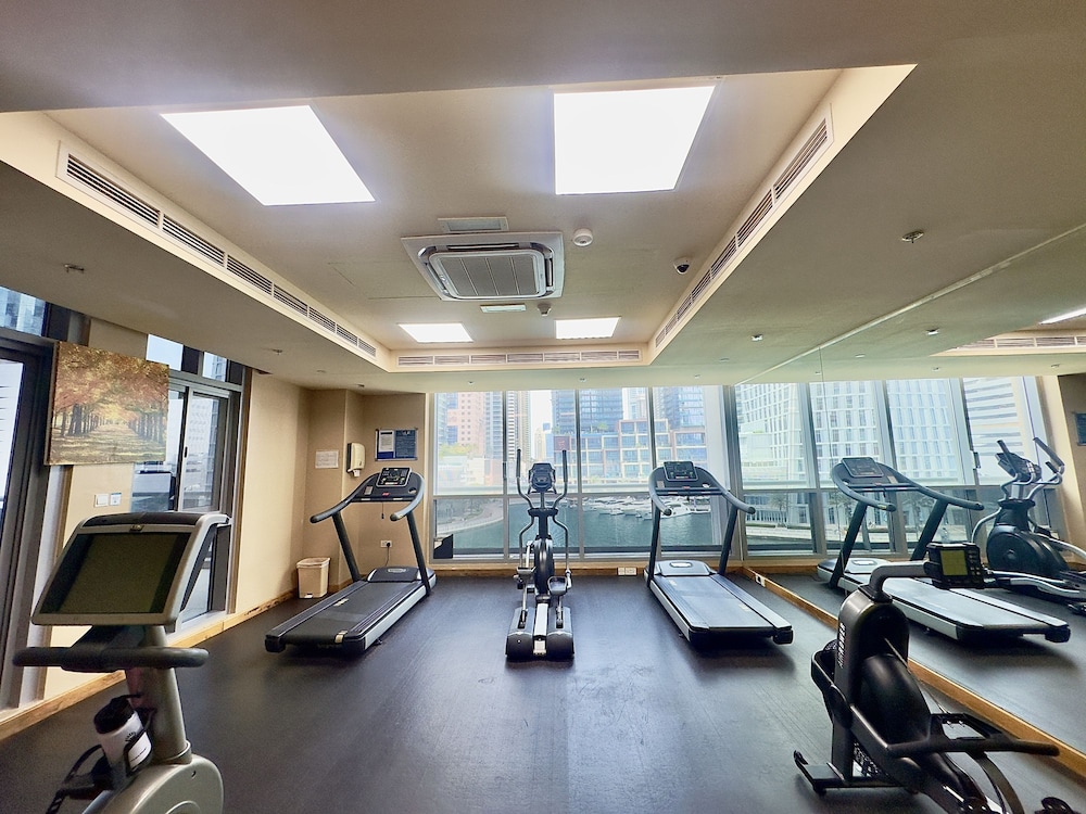 1BR Apt in Prime Location w Marina View Balcony