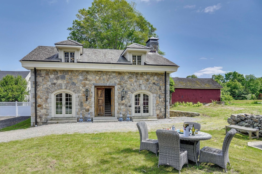 French Château Near Beaches, Mystic & Casinos!