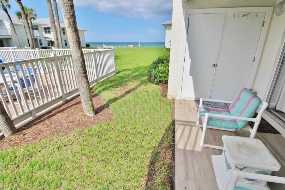 Colony Beach Club 147