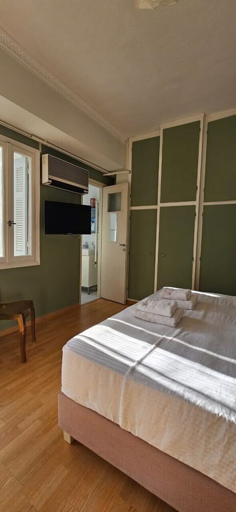 Cosy 1BR Apt With Balcony in Vibrant Exarcheia