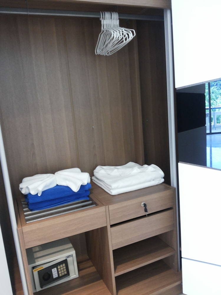 Kathu Vacations - The Green Golf Residence Condominium - Property Image 1