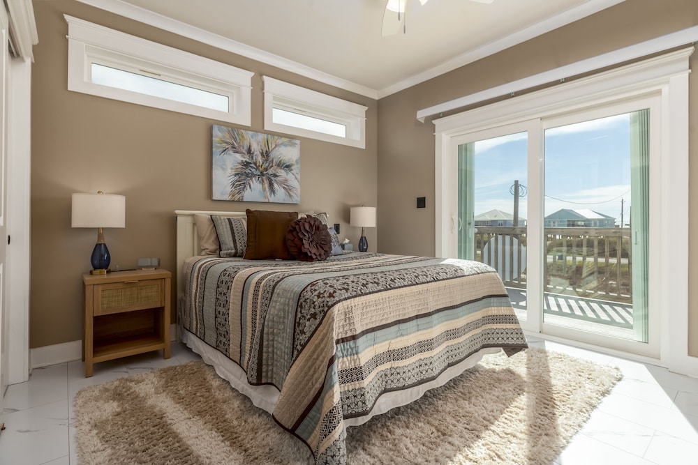 Bay Breeze - 2420 Bienville 4 Bedroom Home