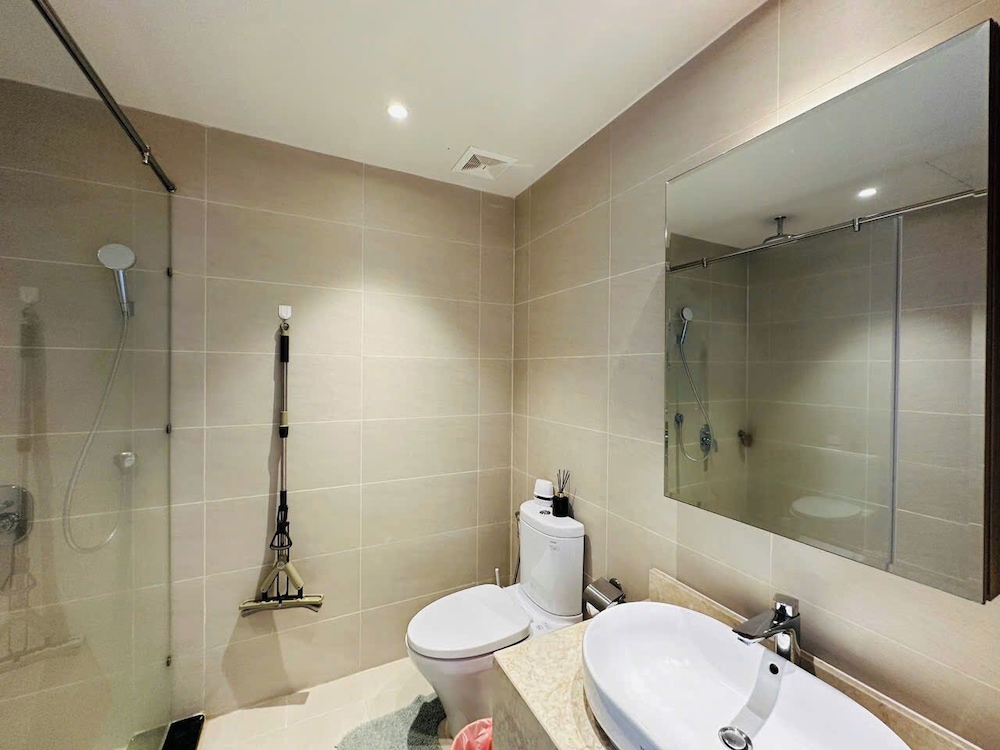 Gold Coast Balcony Serviced Apartment