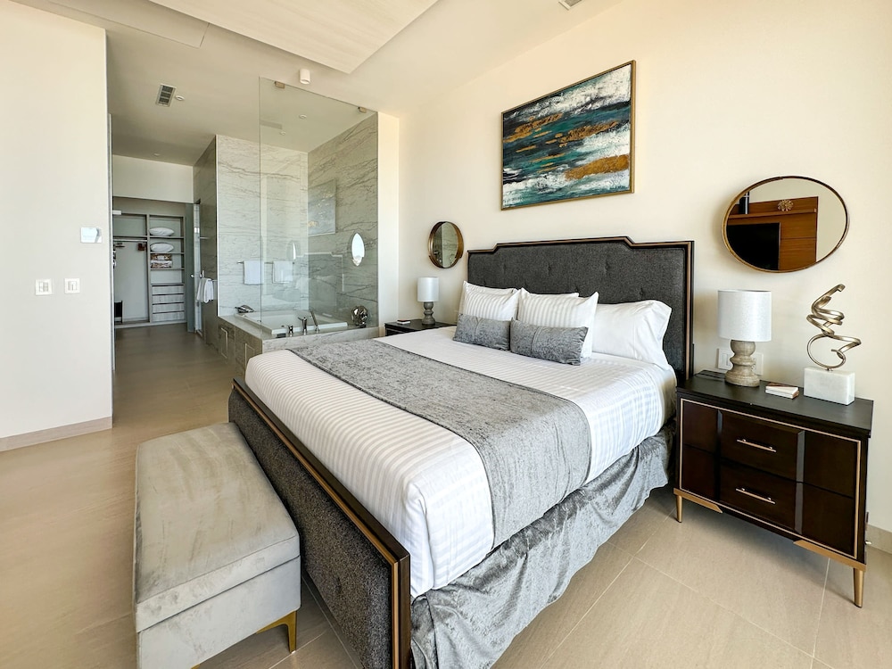 Sandy Beach 2BR Beachfront Getaway