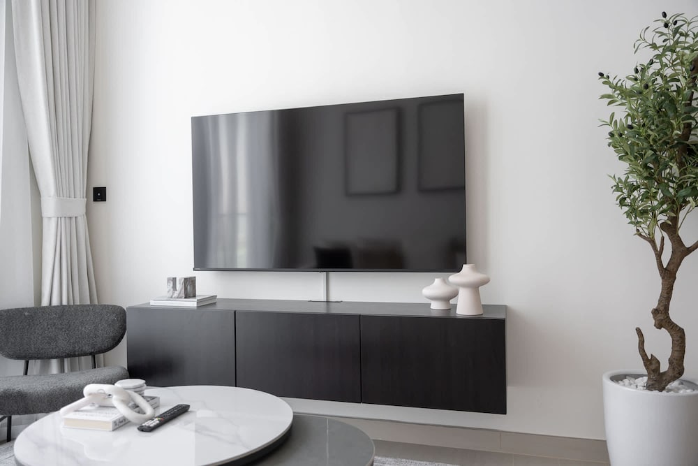 Gorgeous 1 Bedroom in Binghatti House and Sleeps 4