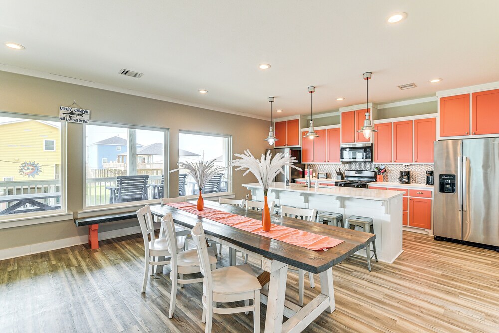'the Beach House' Bolivar Peninsula Family Getaway