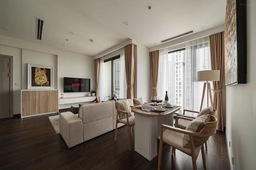 Luxhousing Masteri West Heights