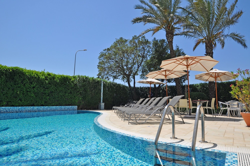 Ara Inn Resort