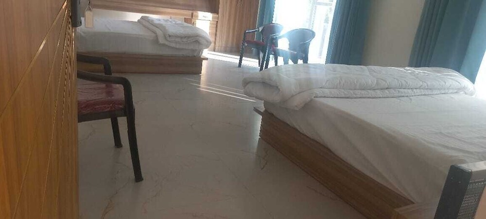 Hotel Riyansh