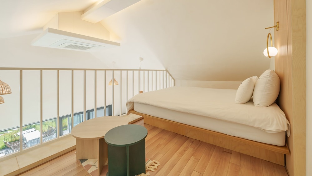 Gyeongju Rose Breeze Pool Villa Pension