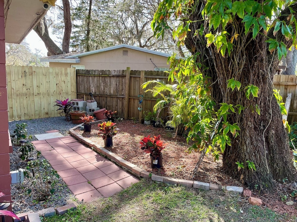 Gulf Side Getaway near Downtown Beaches