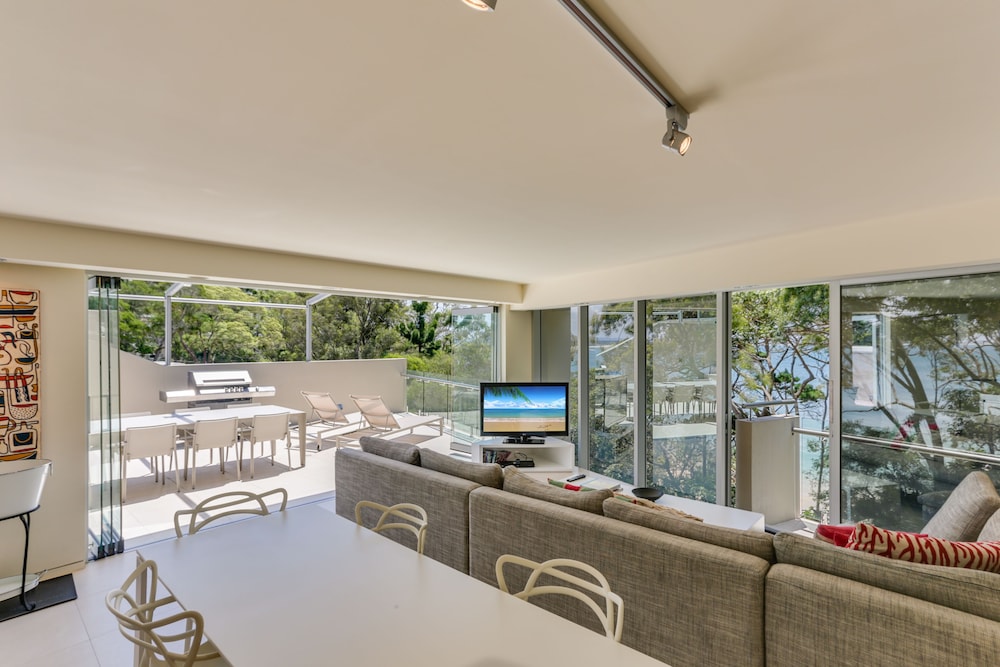Little Cove Court