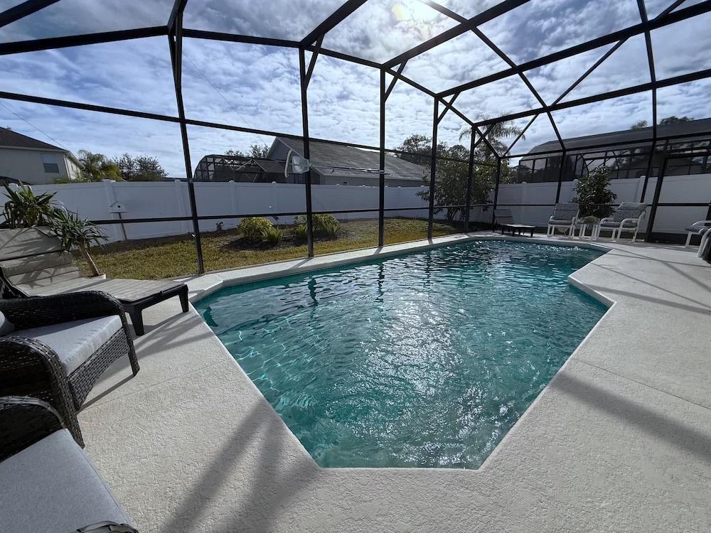 Spacious 5-bedroom Pool Villa in Southern Dunes