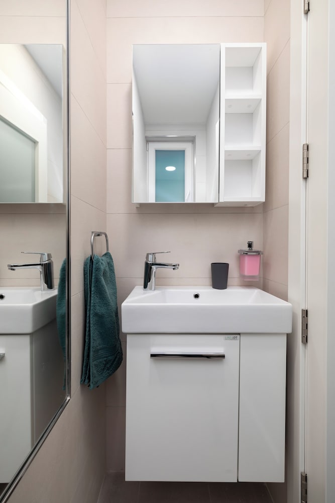 Stylish Cosy 2BR APT near Tigne Point