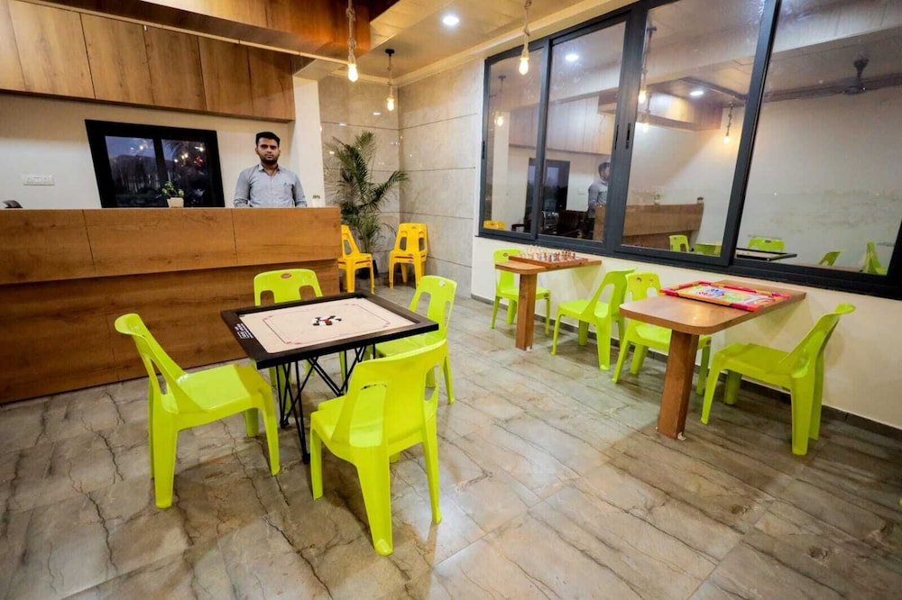 Hotel The Premier Somnath