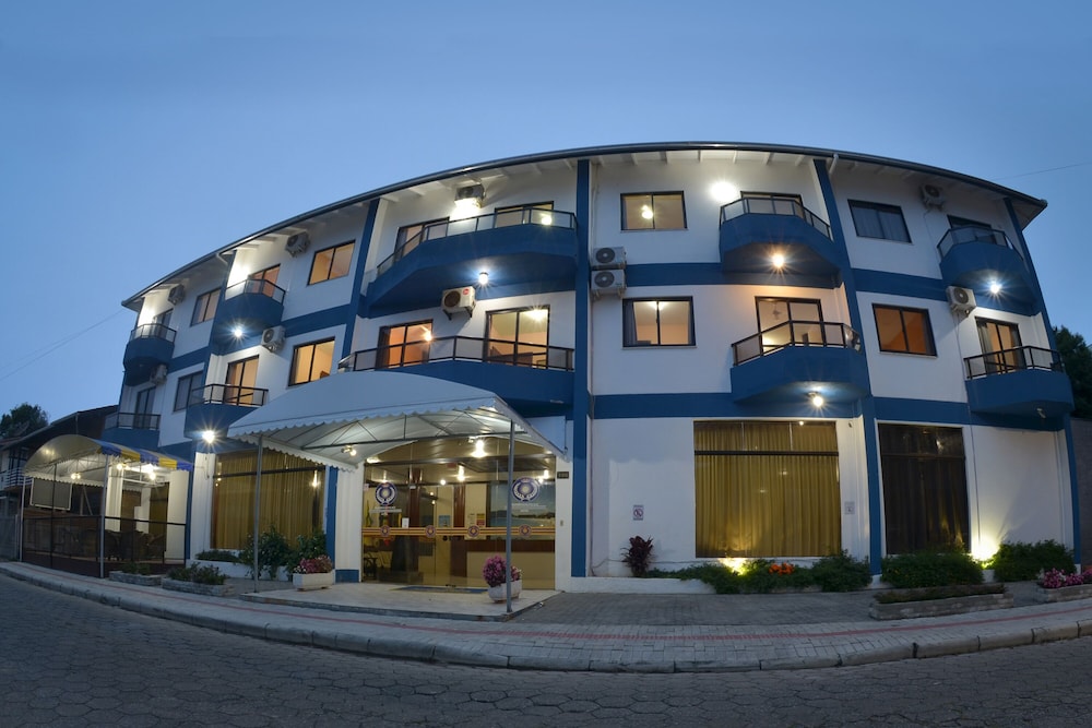 Hotel Bombinhas Palace Hotel - Image 1