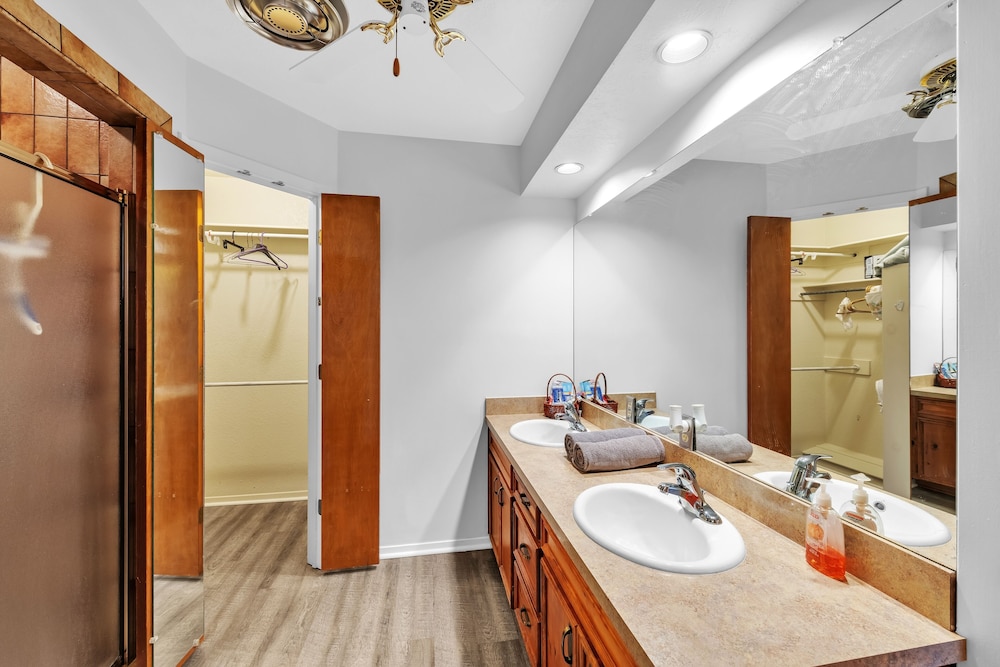 Lake House At Granbury 3 Bedroom Home