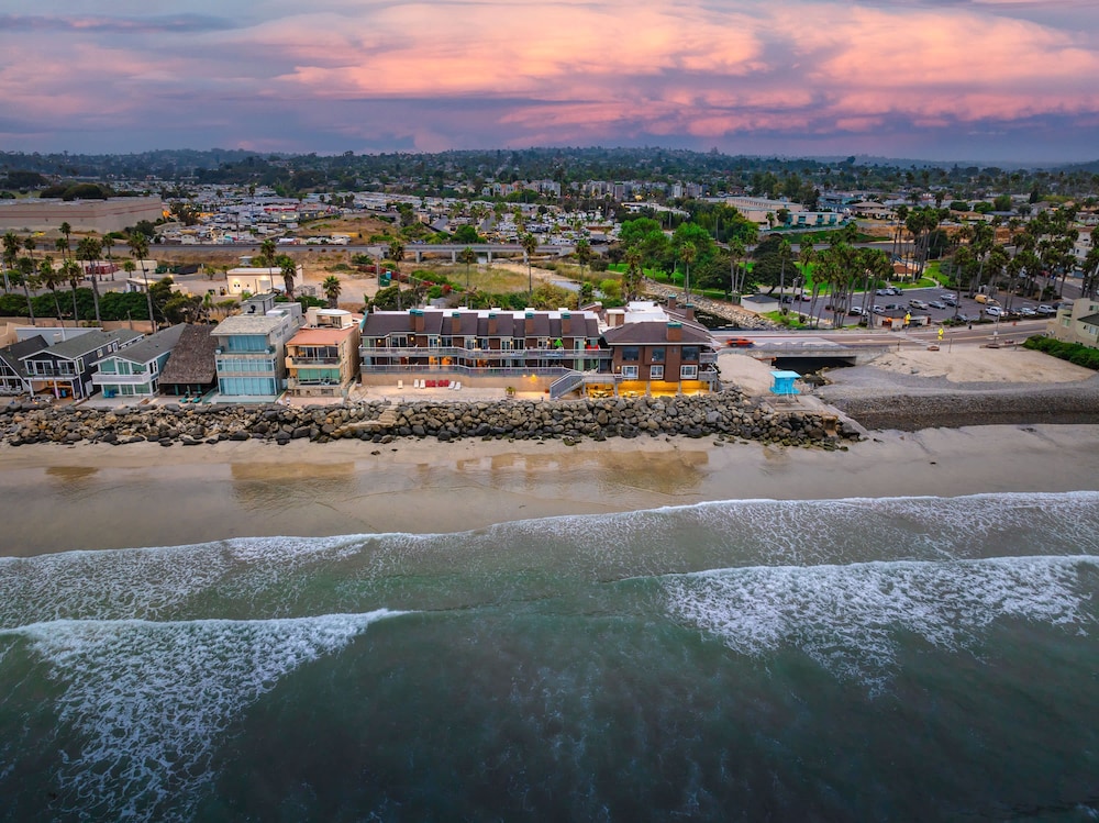 Luxury Oceanfront Condo With Private Beach Access